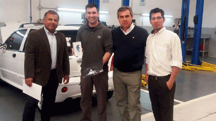 Un santiaguentildeo es el mejor mecaacutenico del mundo con soacutelo 24 antildeos