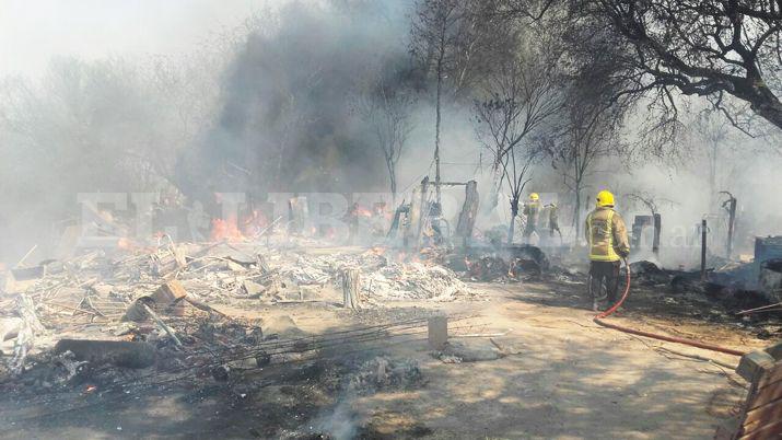 Paacutenico en el barrio General Paz tras incendio de una vivienda