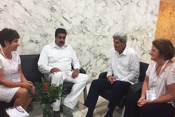Inesperada cumbre entre Kerry y Maduro en Cartagena de Indias