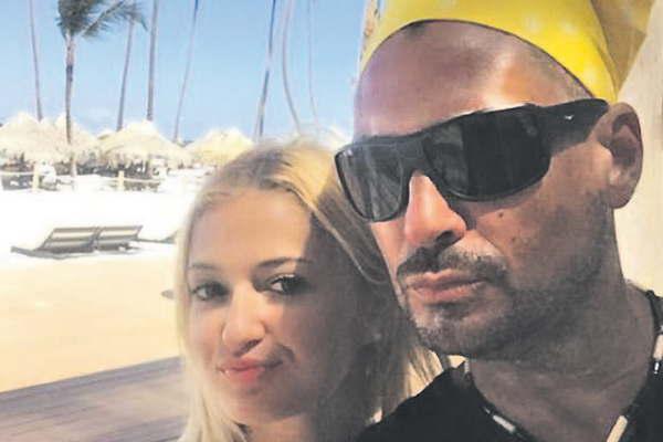 El primo de Marcelo Tinelli presentoacute a su hija de 22 antildeos nieta de Leo Dan