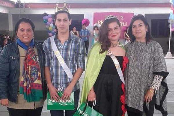 Aitsa Serrano Vaacutezquez fue elegida reina de los estudiantes