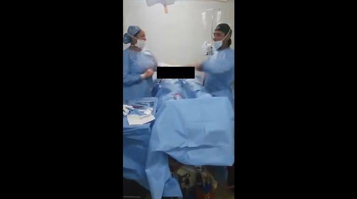 Cirujano baila en plena operacioacuten y desata un escaacutendalo