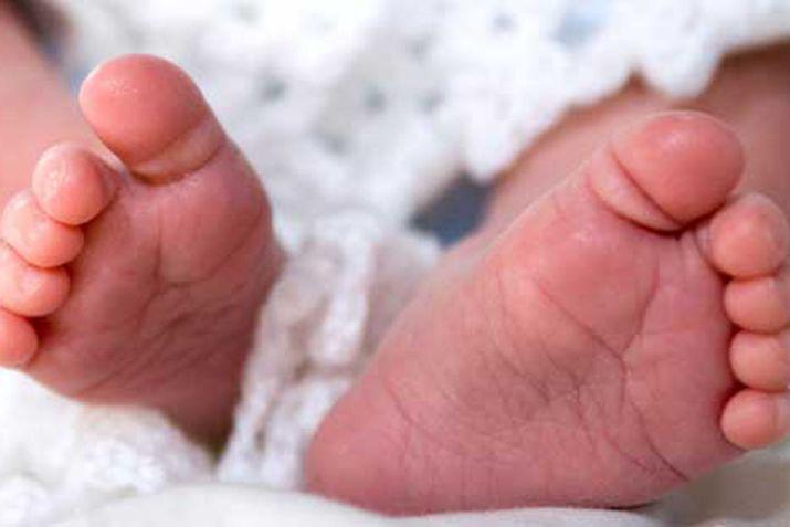 Denuncian que una mujer tuvo un hijo con un adolescente de 14 antildeos