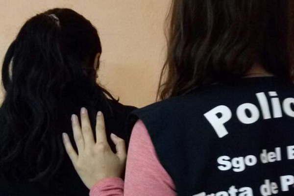 Fue a preguntar por su marido a la Comisaría y quedó detenida