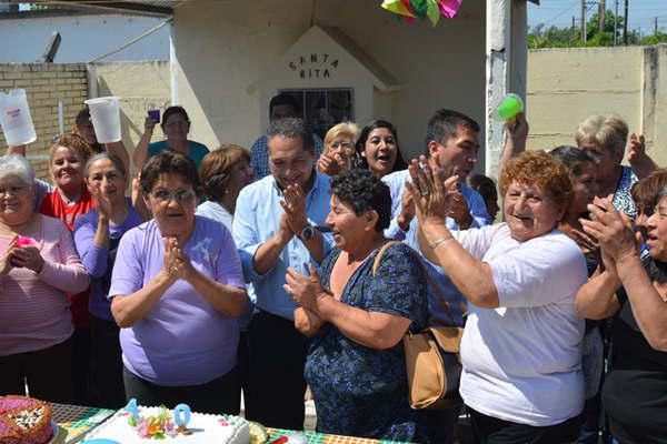 El barrio Meneacutendez de La Banda festejoacute sus 40 antildeos de historia