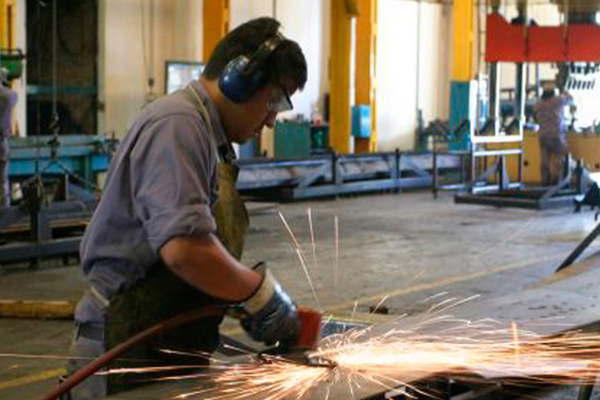 Se perdieron maacutes de 3500 empleos registrados y hay 524 empleadores menos en Santiago