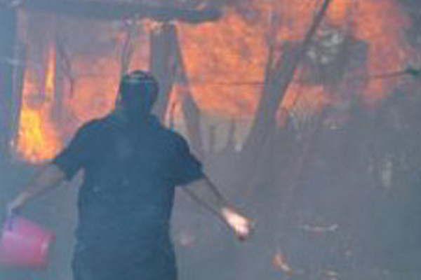 La Municipalidad brindoacute asistencia a familias damnificadas por un incendio