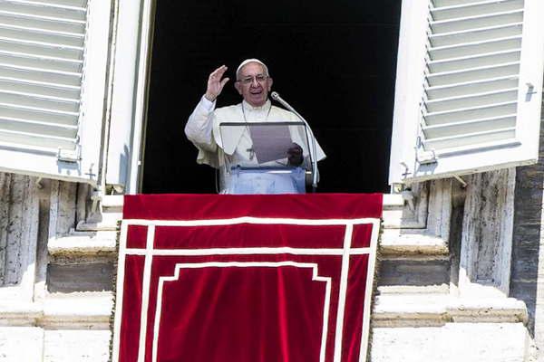 Francisco denunció los intereses oscuros que devastan Siria e Irak