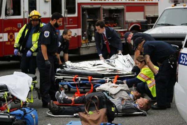 Un accidente de tren provocoacute un muerto y una decena de heridos graves