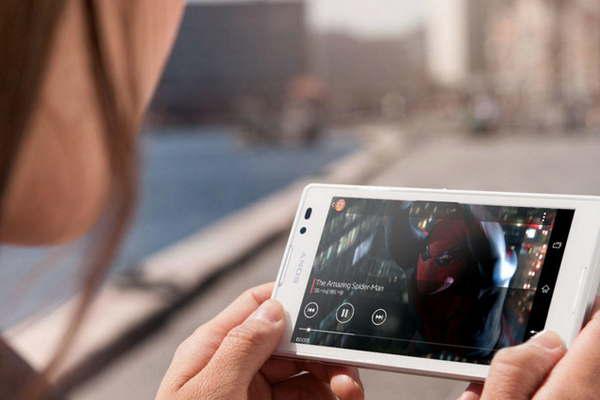 Anuncian un ajuste en las tarifas de servicios de telefoniacutea celular en Santiago