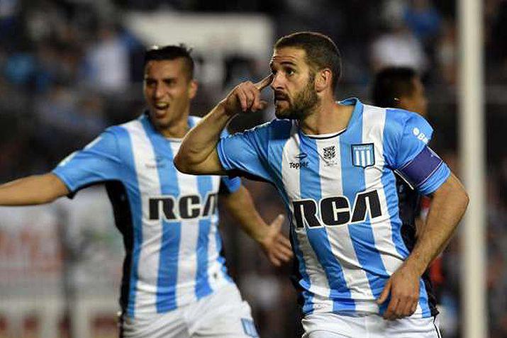 Lisandro López y su festejo tras la apertura del marcador