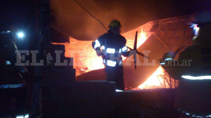 Se incendió una vivienda en Las Tinajas