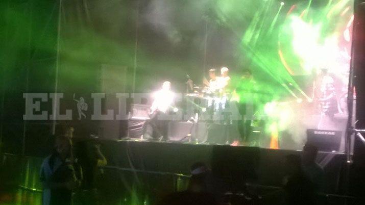 VIDEO Maacuterama puso a bailar a todos en Central Coacuterdoba