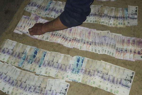 Roboacute 70 mil pero se arrepintioacute y devolvioacute el dinero en la Comisariacutea