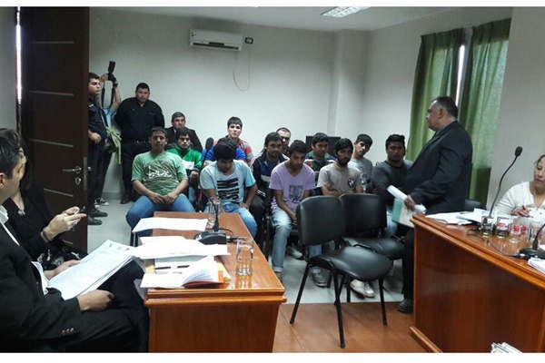 Excarcelaron a 13 detenidos por incidentes en el cumpleantildeos de La Banda