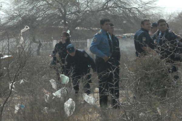 Una joven dio a luz en el monte  y su bebeacute fallecioacute en sus brazos 