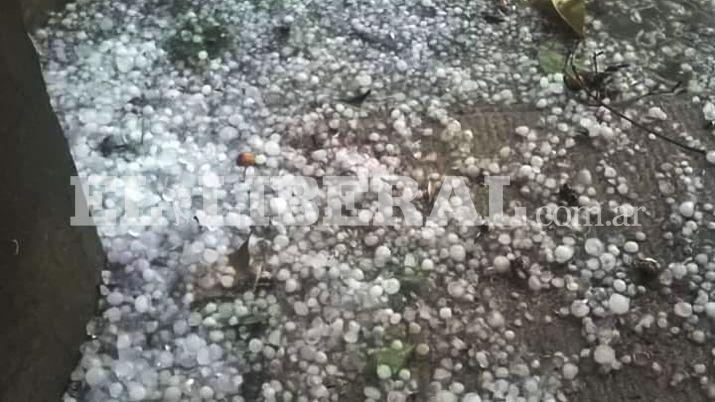 VIDEO El granizo llegoacute al sur santiaguentildeo