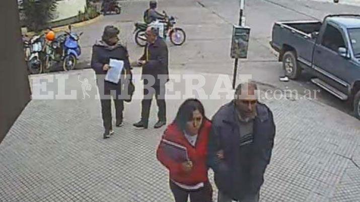 Allanan una concesionaria por supuesta 4x4 que vinculariacutea a un empleado judicial con Pericaacutes