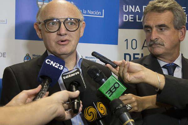 Procesan y embargan al ex canciller Heacutector Timerman