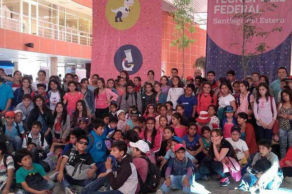 Estudiantes de Laprida y la regioacuten visitaron Tecnoacutepolis