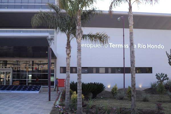 Gestionaron vuelos directos desde Coacuterdoba  y Rosario a Las Termas