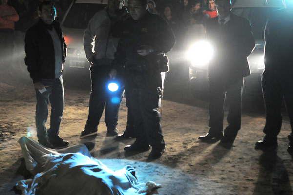 Un hombre murioacute aplastado por un traacuteiler en La Banda