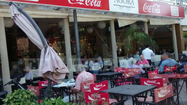 El duentildeo de un reconocido bar denuncioacute que le robaron 72000