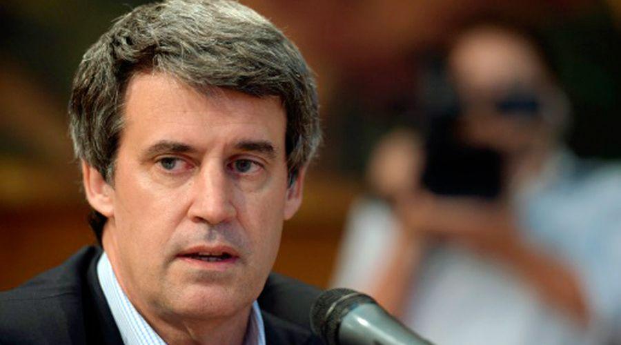 Prat-Gay se reuacutene con Christine Lagarde