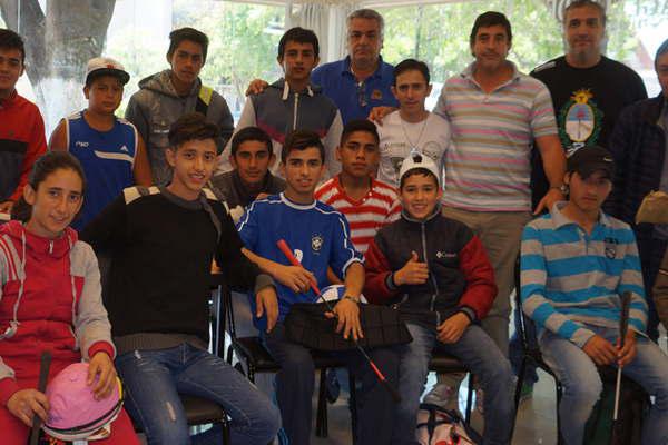 El hipoacutedromo 27 de Abril habilitoacute escuela para jockey