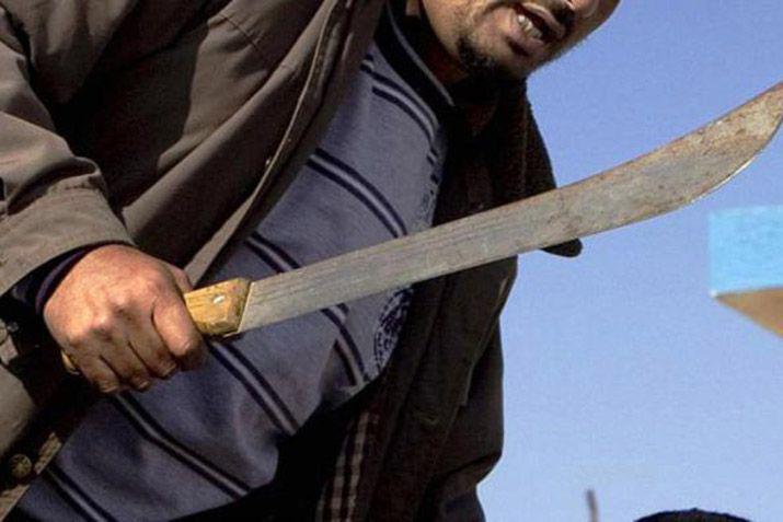 Amenazoacute a pizzero con un machete y lo detuvieron