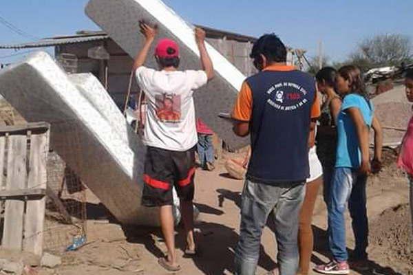 Brindaron asistencia a 150 familias del barrio Santa Rosa de Lima 