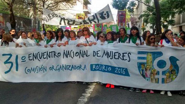 Maacutes de 70 mil personas en Rosario contra la violencia de geacutenero