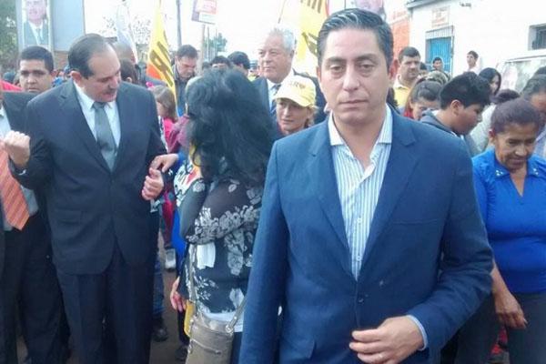 Legislador tucumano denunciaraacute a 4 policiacuteas