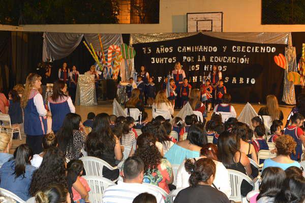 El Jardiacuten de Infantes Nicolaacutes Avellaneda celebroacute sus 75 antildeos con una gran fiesta 