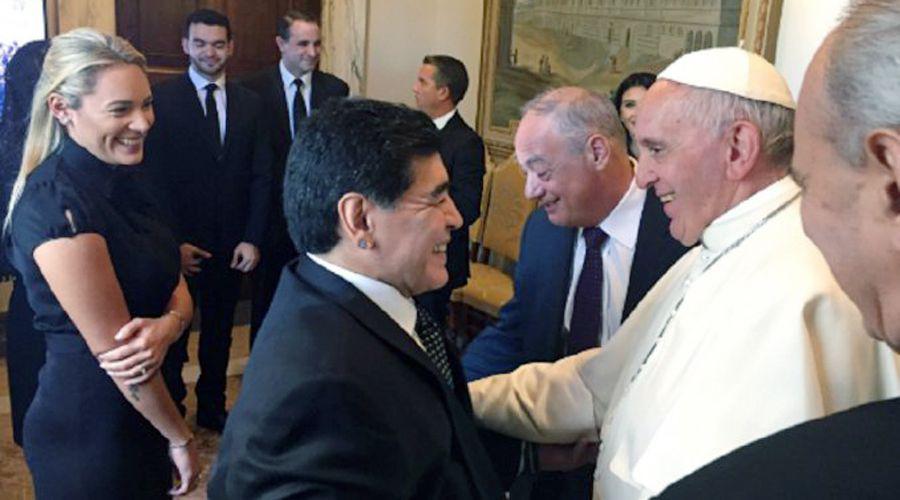 El Papa saludoacute a Maradona