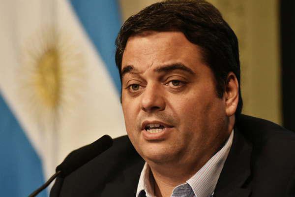 Seraacute de 1000 el bono de fin de antildeo para jubilados y beneficiarios de planes sociales