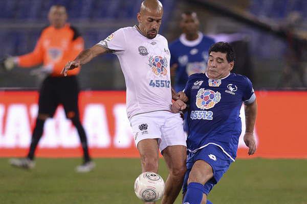 Maradona y Veroacuten protagonizaron fuerte cruce y no tuvieron paz