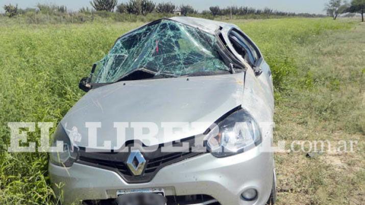 Una mujer murioacute y dos hombres en estado criacutetico tras un vuelco