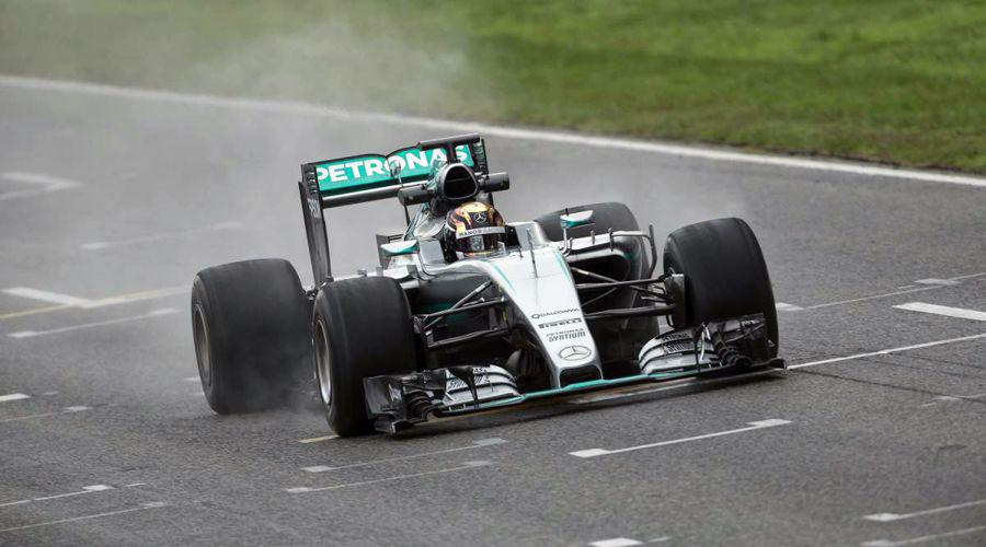 Rosberg y Wehrlein giraron en Montmeloacute con los Pirelli 2017