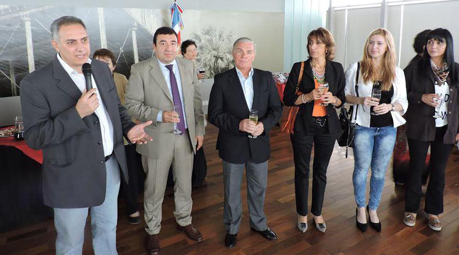 Brindis legislativo por el Diacutea de la Madre