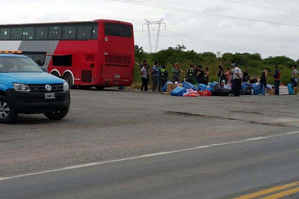 Secuestran mercaderiacutea ilegal que  fue valuada en medio milloacuten de pesos
