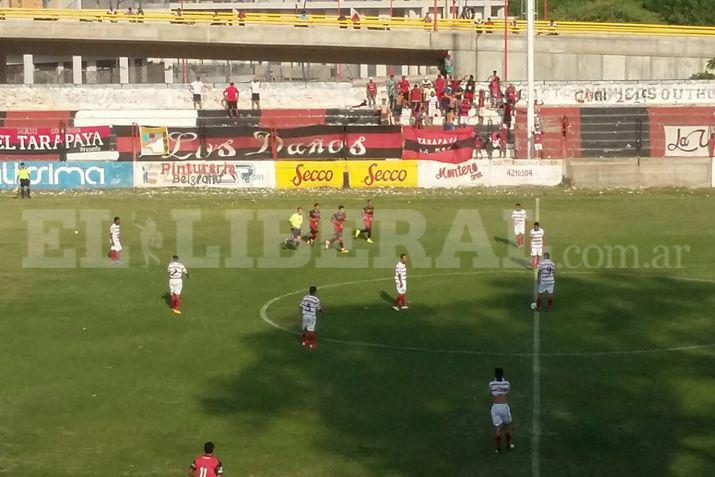 Esquiuacute le ganoacute a Comercio por 2 a 0