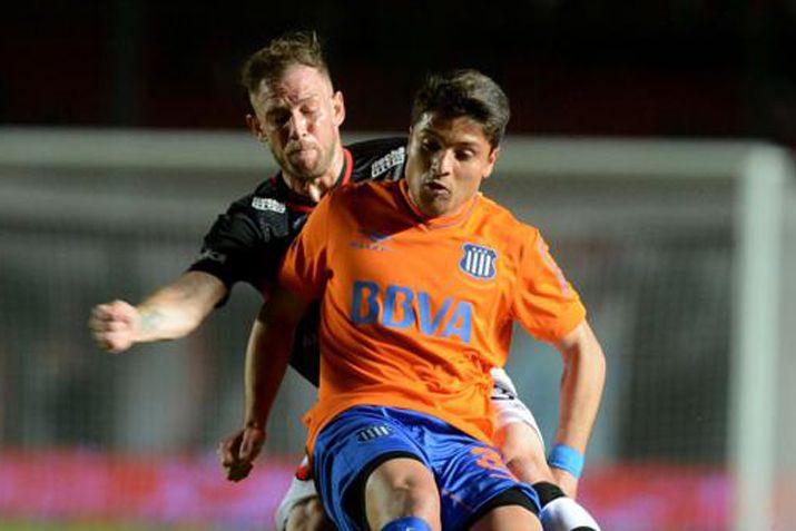 Talleres suma su primera victoria en San Juan