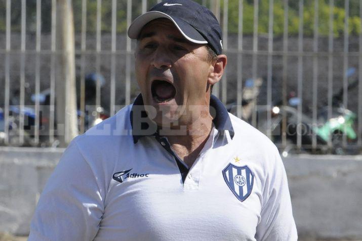 Sarmiento cambia de DT