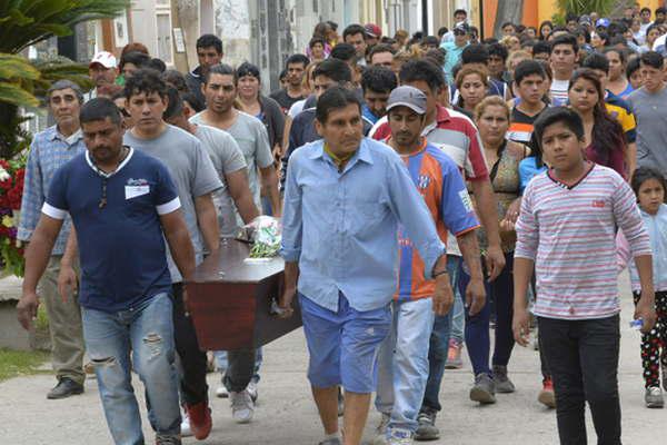 Hoy declara el novio de la joven madre muerta de 7 puntildealadas y mantildeana el albantildeil femicida