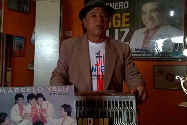 El guarachero Marcelo Veacuteliz sigue conquistando espacios en el paiacutes 