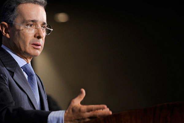 Uribe pide un acuerdo de paz con las Farc pero  con modificaciones de fondo en el compromiso