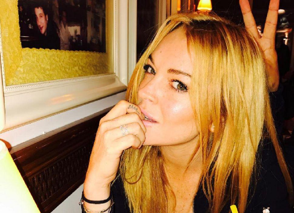 El infartante topless de Lindsay Lohan que luego decidioacute borrar