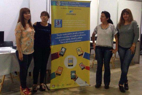 Alumnos y docentes de la ET 2 crearon una app para que padres accedan a las notas de sus hijos