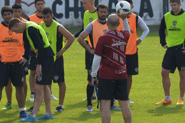 Zuvinikar espera 	su oportunidad 